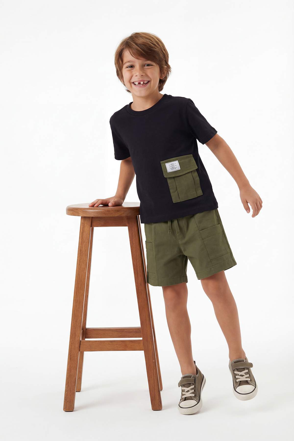 Boys' Black Pocket-Detail Woven Two-Piece Set