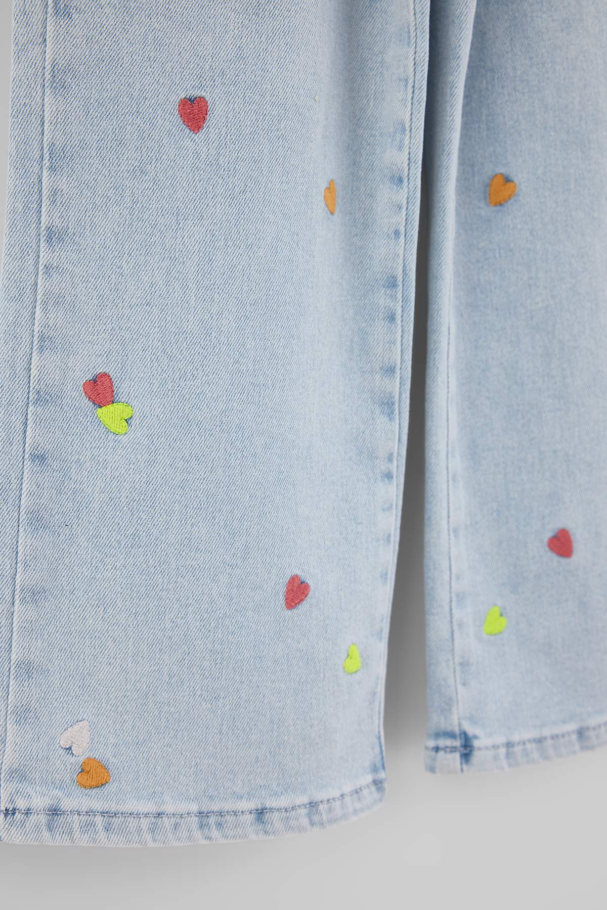 Girls' Mid-Blue Heart-Embroidered Wide-Leg Jeans