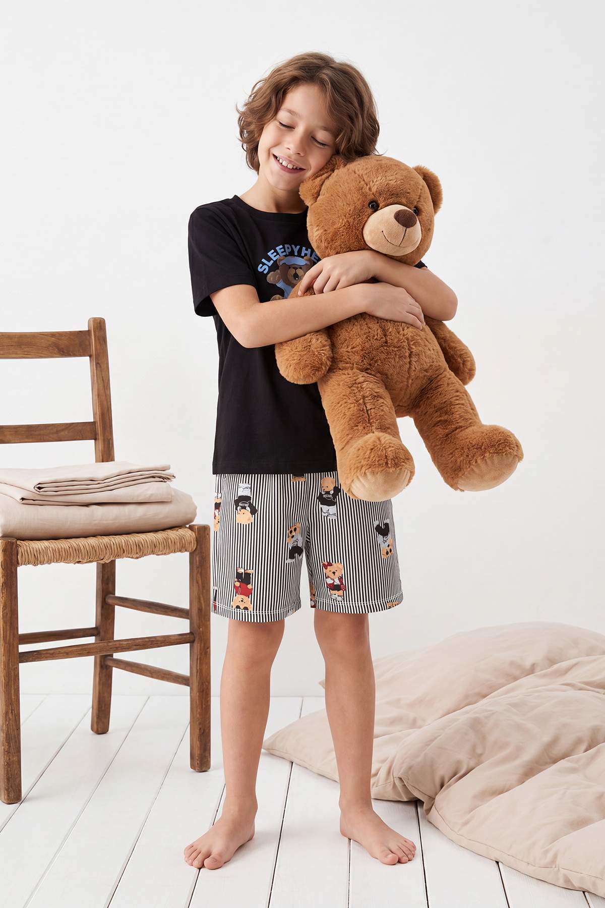 Boys' Black T-Shirt & Teddy-Print Shorts Pyjama Set