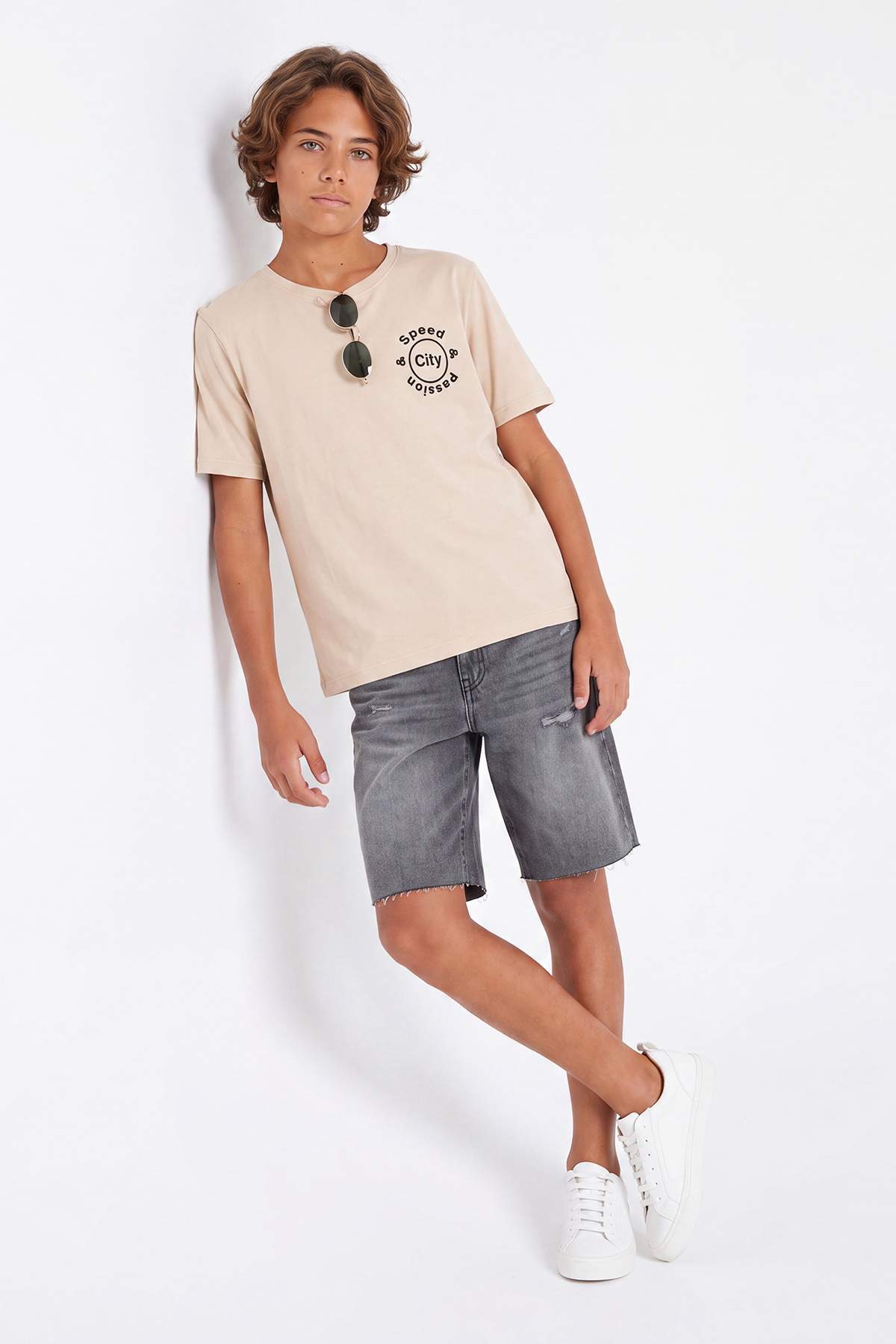 Boys' Ecru Chest-Print T-Shirt