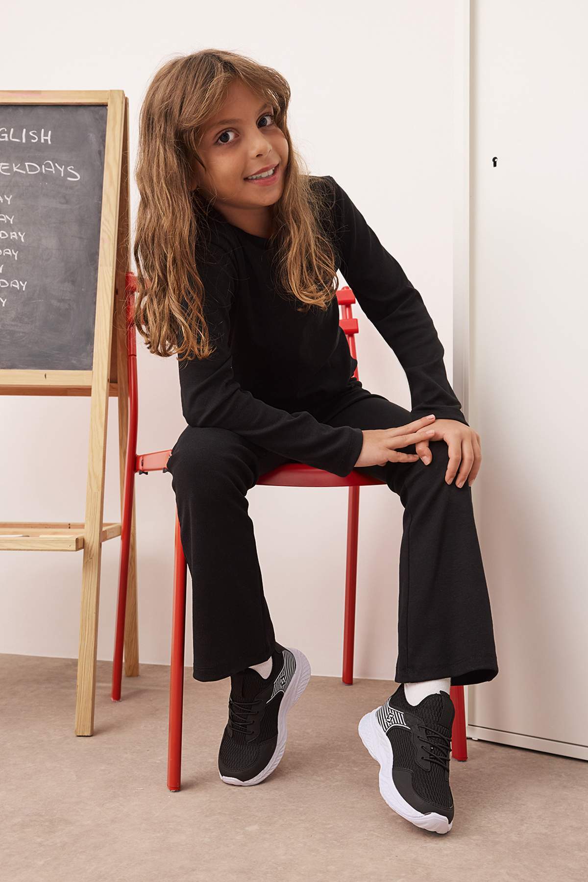 Girls' Black Easy-On Elastic-Lace Sneakers